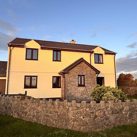 4 Bedroom Detached Farmhouse Mountain Views Beaumaris Exteriör bild