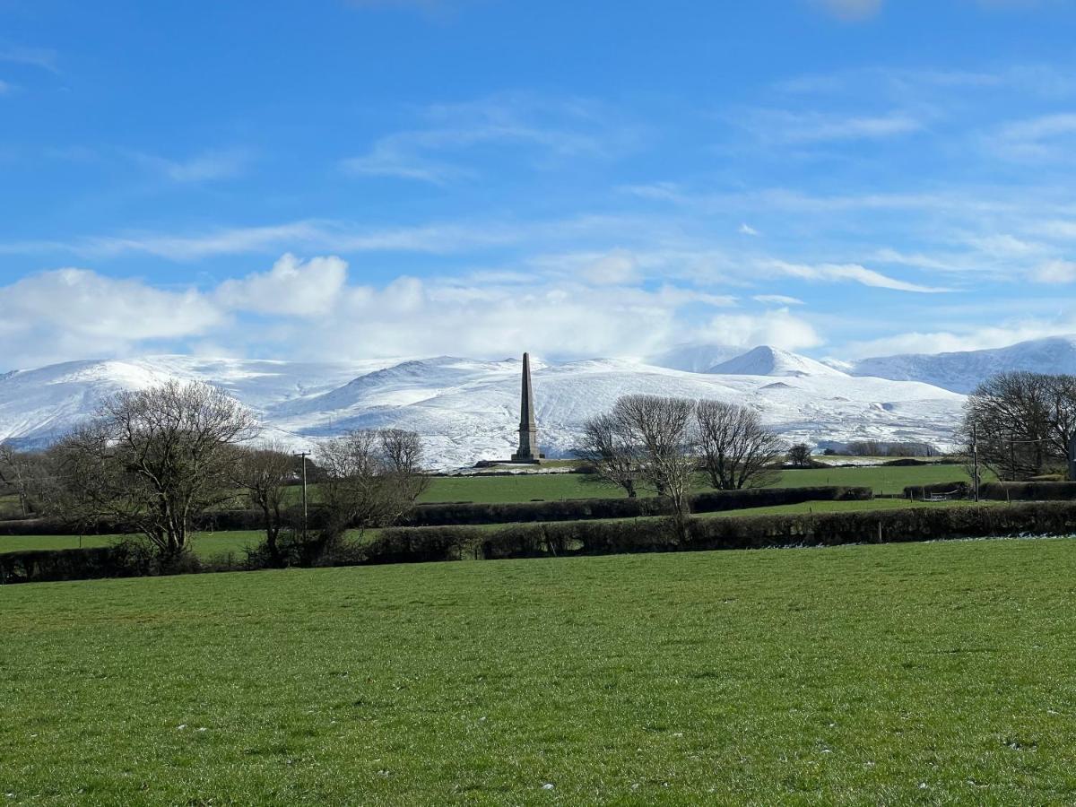 4 Bedroom Detached Farmhouse Mountain Views Beaumaris Exteriör bild