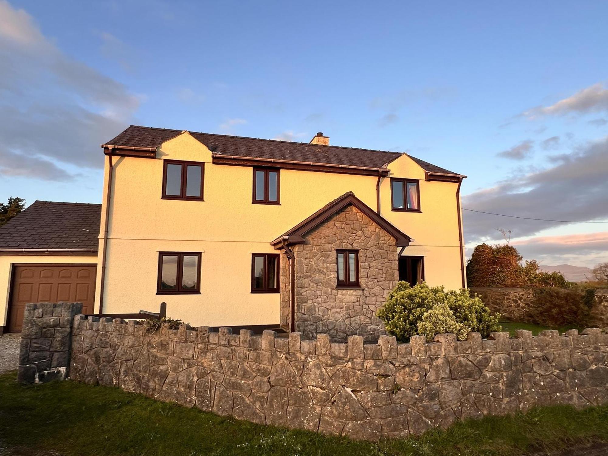 4 Bedroom Detached Farmhouse Mountain Views Beaumaris Exteriör bild