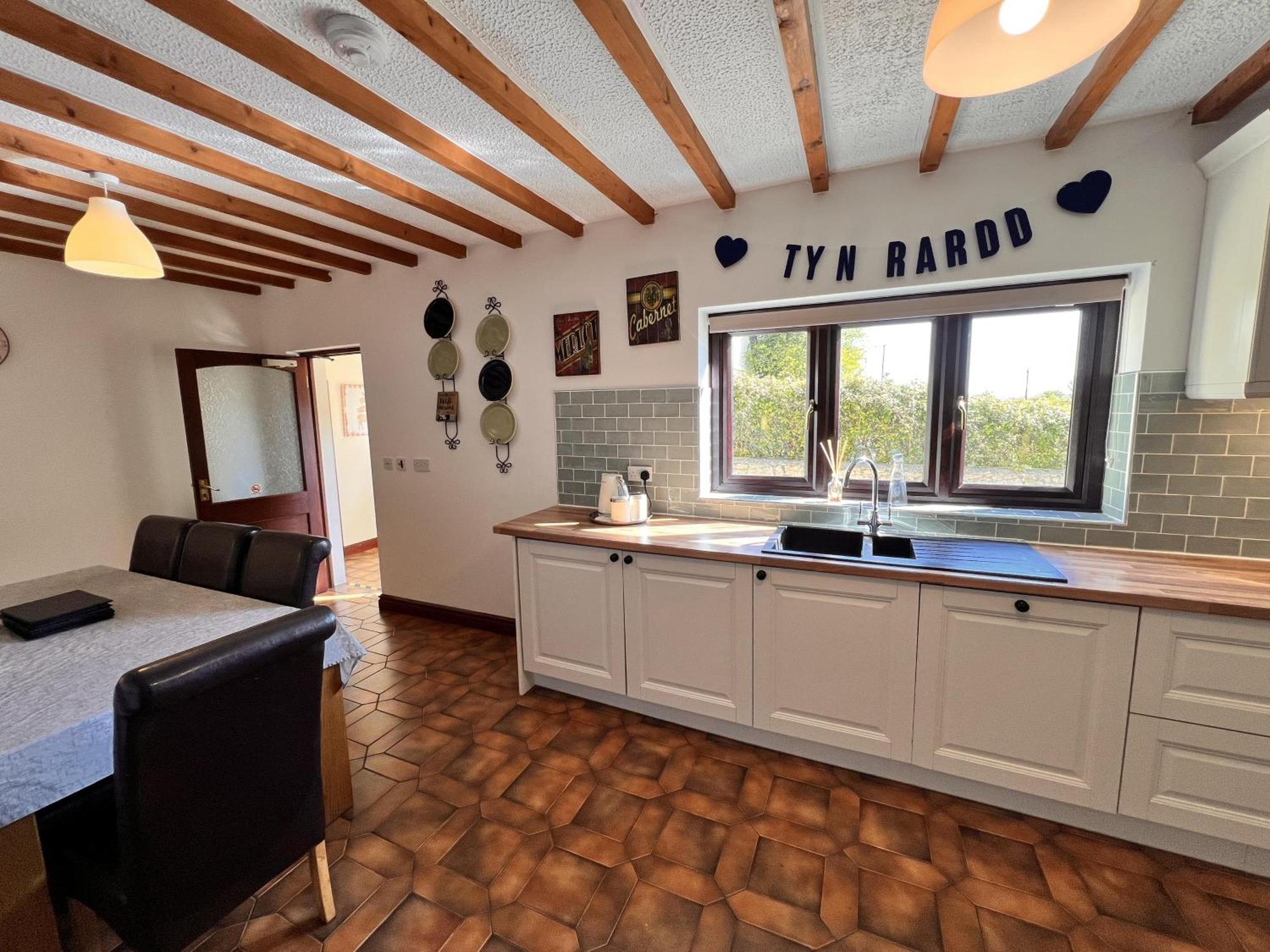 4 Bedroom Detached Farmhouse Mountain Views Beaumaris Exteriör bild